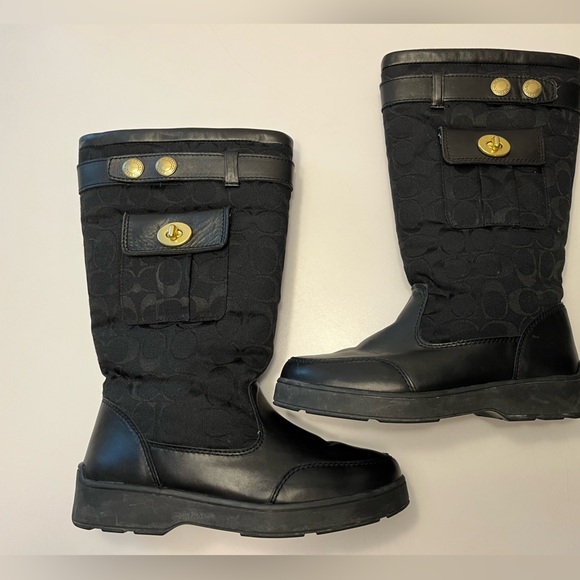 Coach Kayla Winter Boots size 7, black monogram with turn lock pocket - Picture 1 of 10